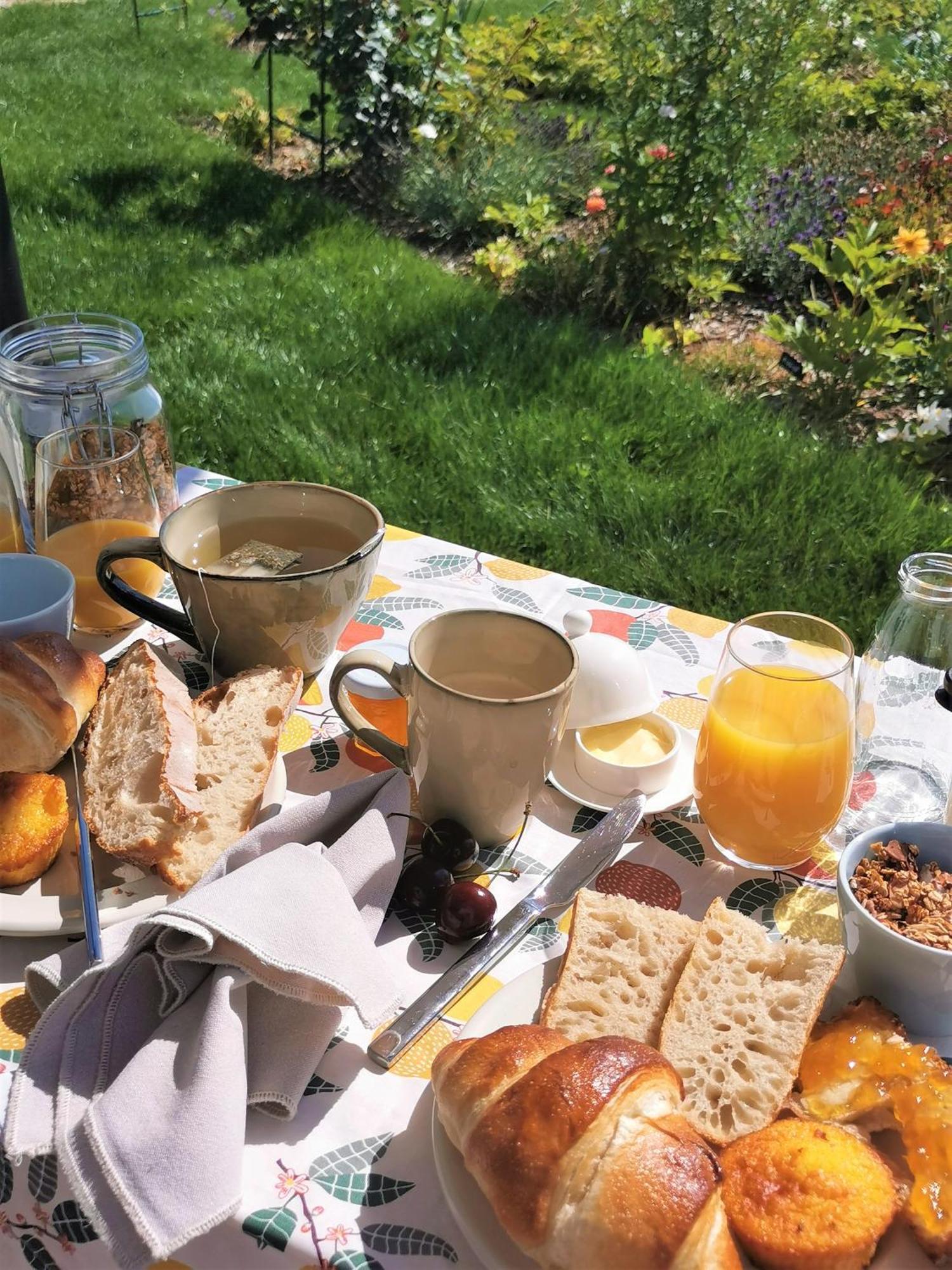 Au Jardin Des Deux Roches Bed & Breakfast Prisse Luaran gambar
