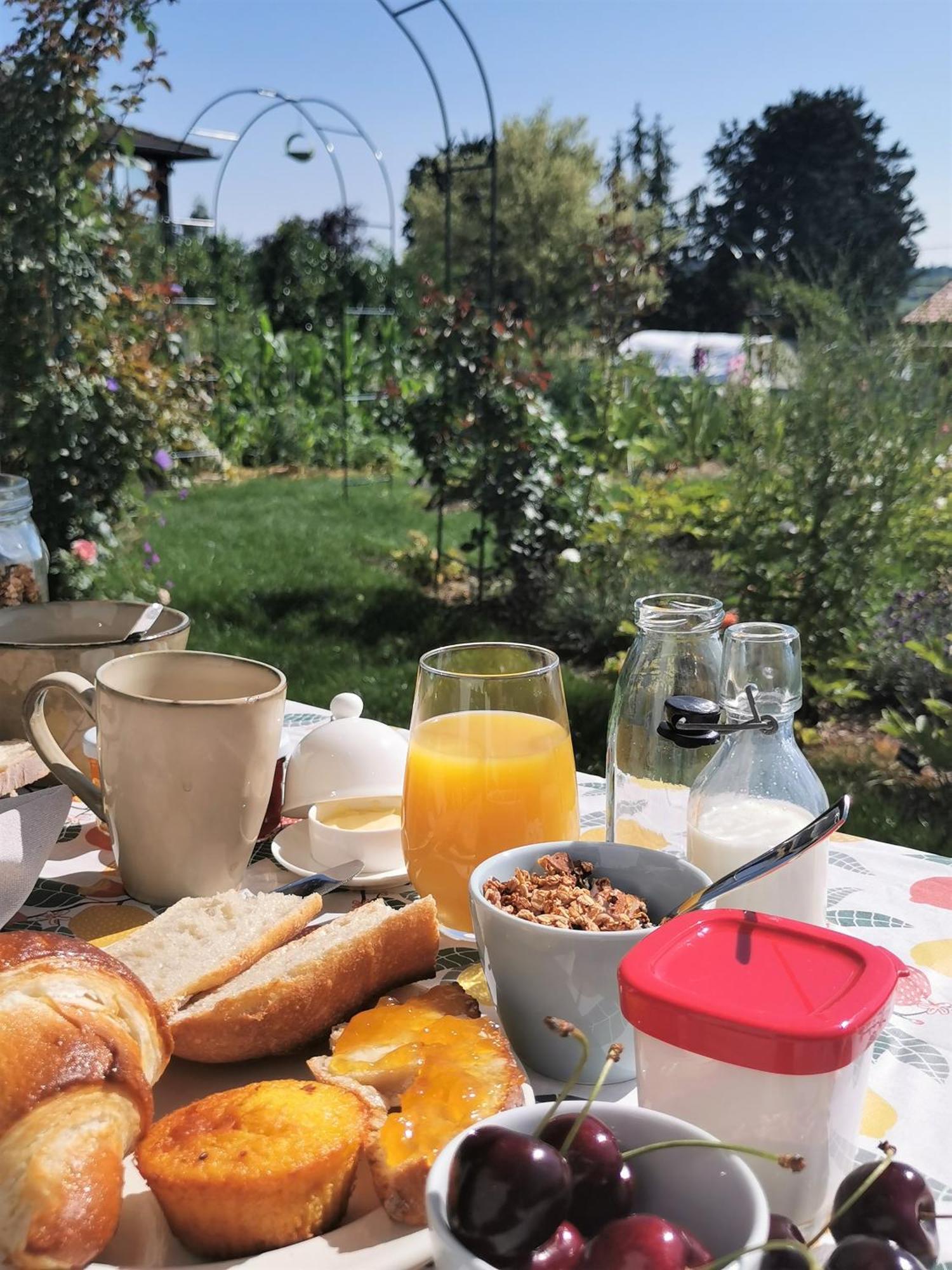 Au Jardin Des Deux Roches Bed & Breakfast Prisse Luaran gambar