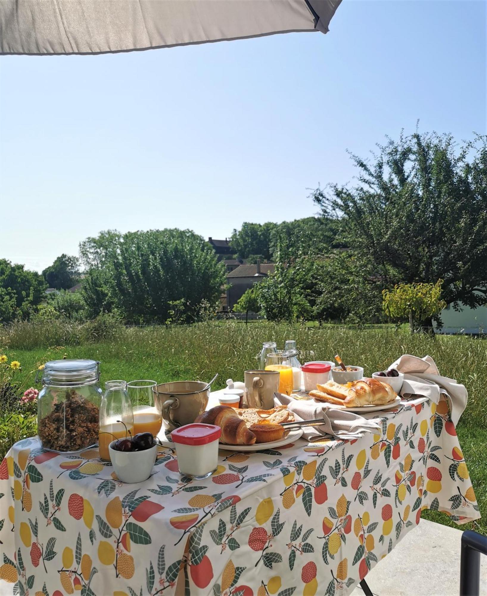 Au Jardin Des Deux Roches Bed & Breakfast Prisse Luaran gambar