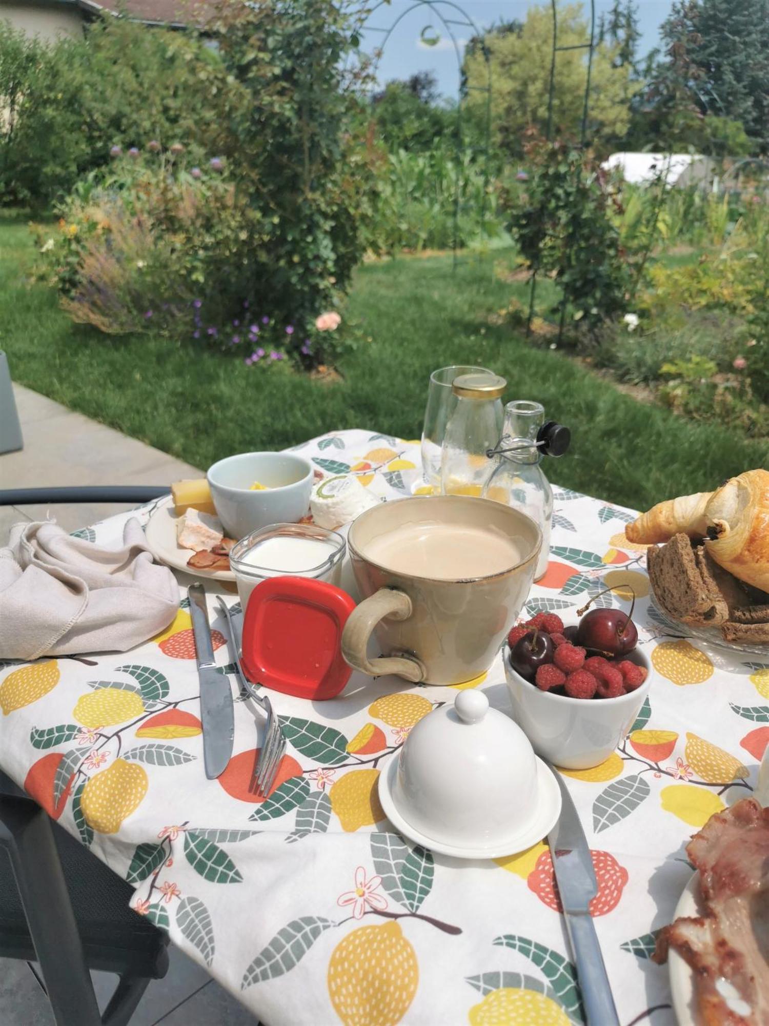 Au Jardin Des Deux Roches Bed & Breakfast Prisse Luaran gambar