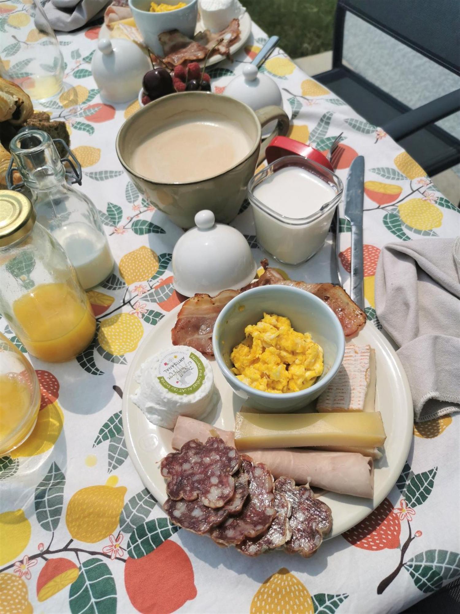 Au Jardin Des Deux Roches Bed & Breakfast Prisse Luaran gambar