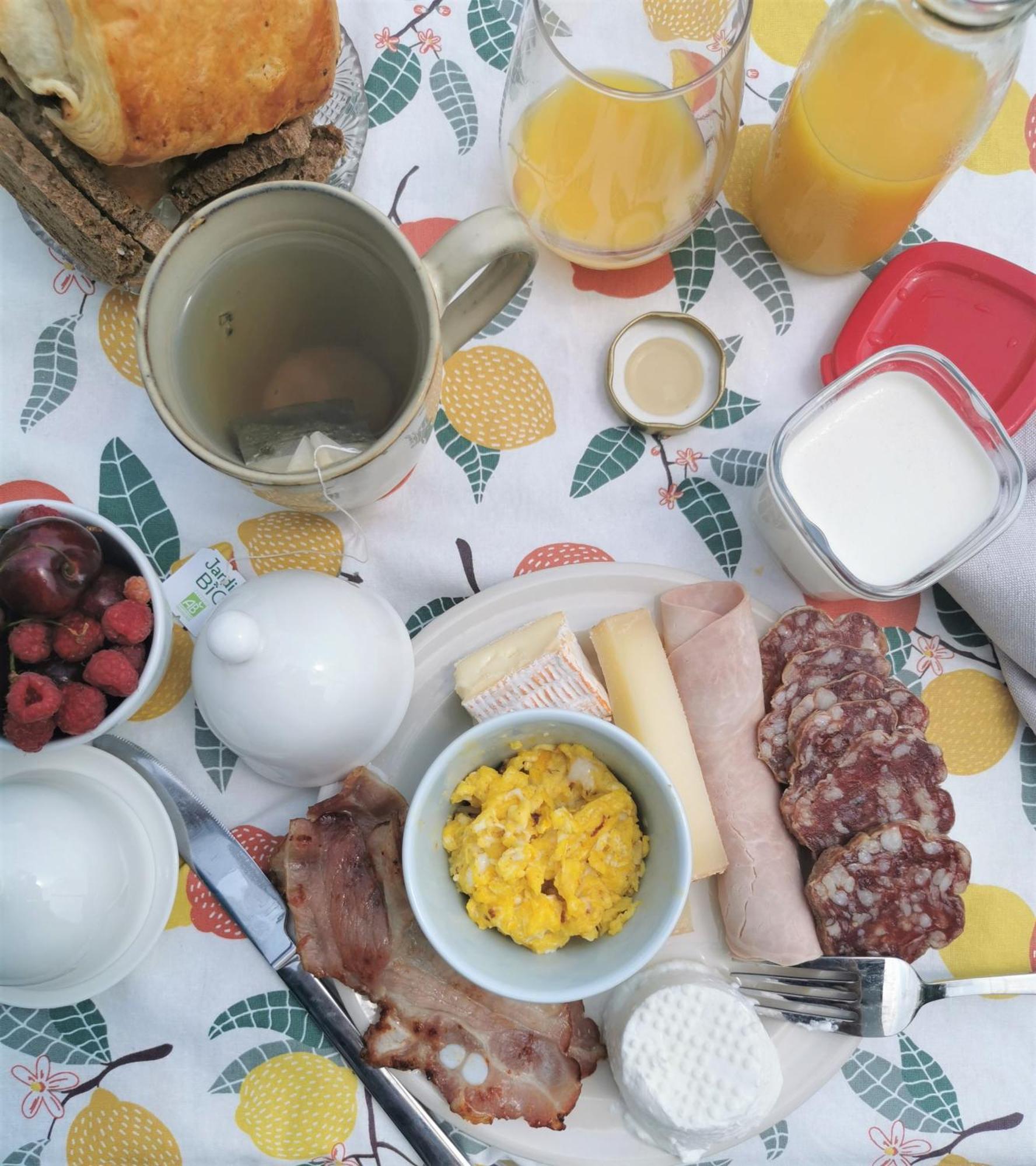 Au Jardin Des Deux Roches Bed & Breakfast Prisse Luaran gambar